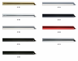 Wąski profil aluminiowy, przeznaczony do oprawy małych i średnich formatów prac.